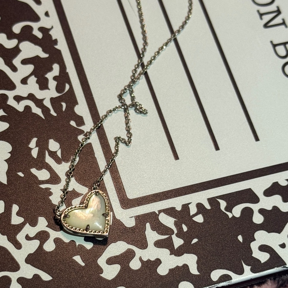 Kendra Scott Ari Silver Pearl Necklace
